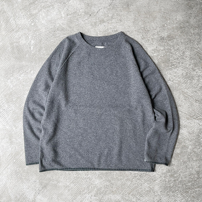 Velvet Trimmed Crew Neck Shirt